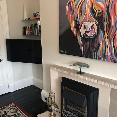 Beautiful Traditional Flat In The Center Of Largs. Buitenkant foto