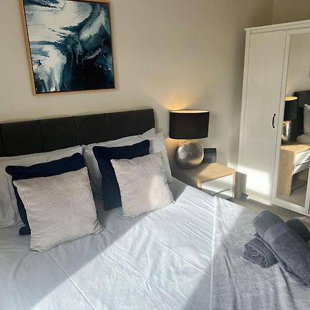 Beautiful Traditional Flat In The Center Of Largs. Buitenkant foto