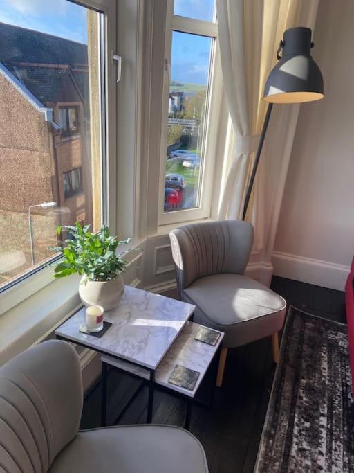Beautiful Traditional Flat In The Center Of Largs. Buitenkant foto